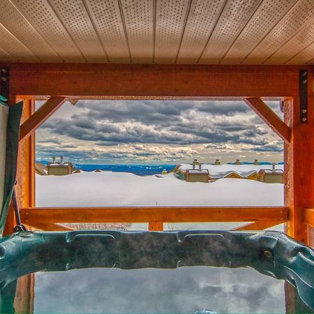 3 Bedroom 3 Bath Ski In Ski Out With Private Hot Tub Big White Exterior foto